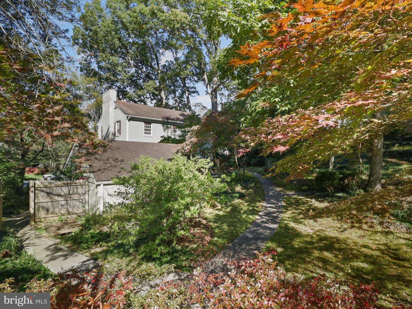 4518 40TH ST N, ARLINGTON, Virginia 22207, 4 Bedrooms Bedrooms, 11 Rooms Rooms,3 BathroomsBathrooms,Residential,For sale,4518 40TH ST N,VAAR2064790 MLS # VAAR2064790