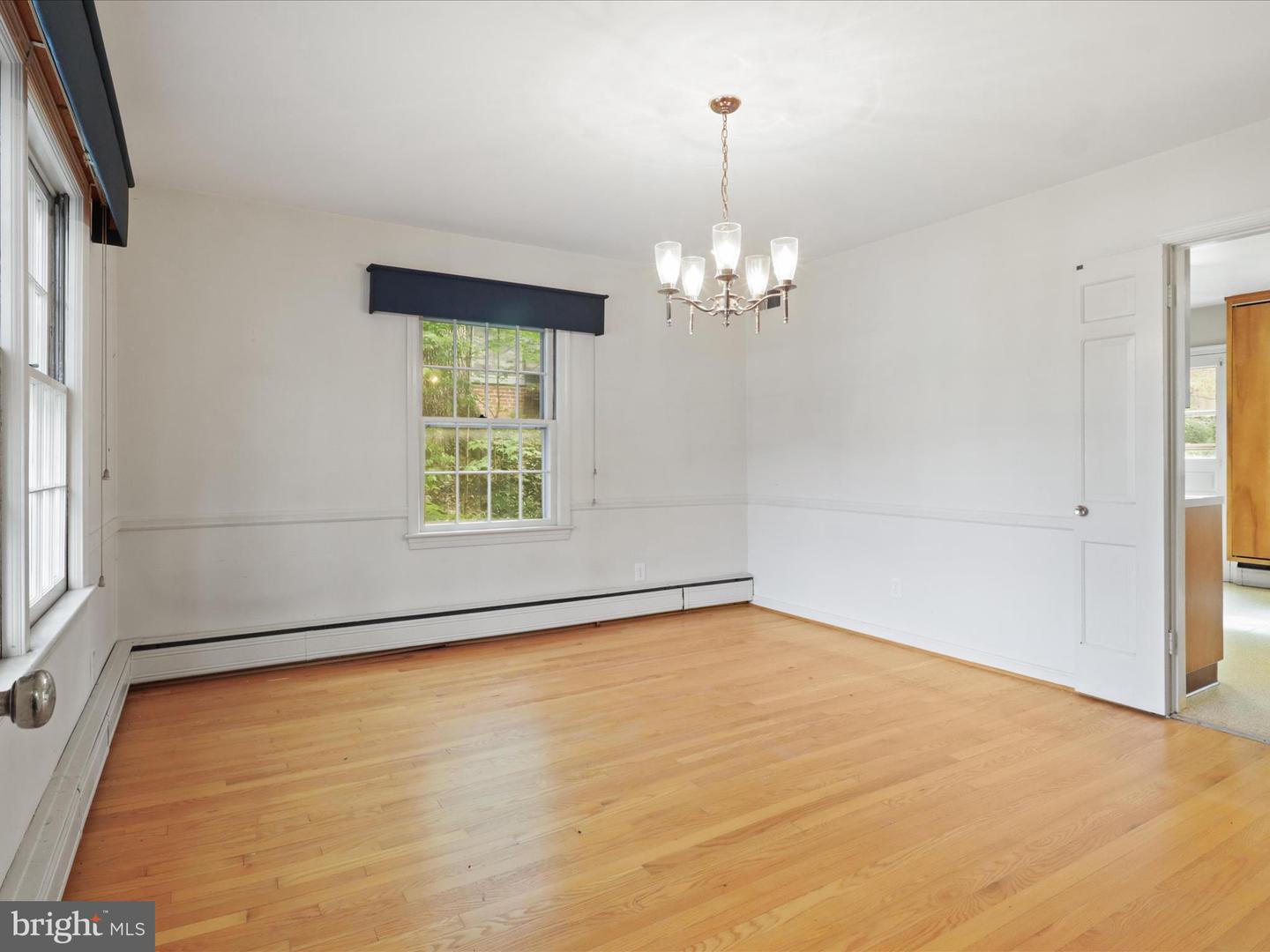 4518 40TH ST N, ARLINGTON, Virginia 22207, 4 Bedrooms Bedrooms, 11 Rooms Rooms,3 BathroomsBathrooms,Residential,For sale,4518 40TH ST N,VAAR2064790 MLS # VAAR2064790