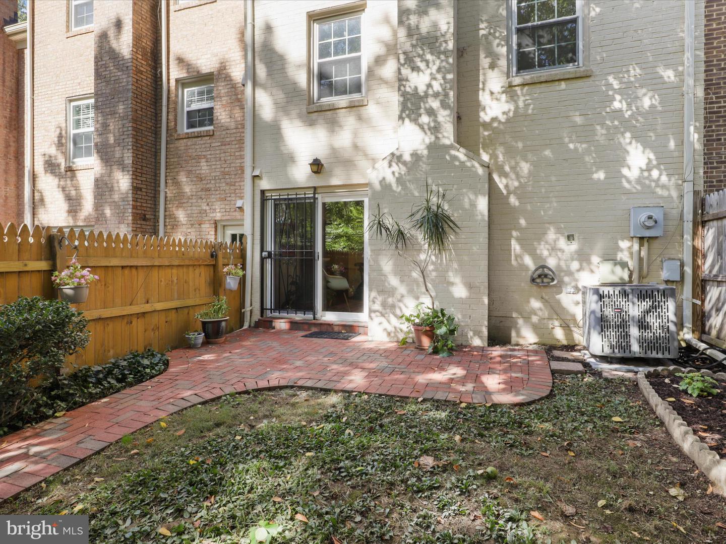 4517 PINECREST HEIGHTS DR, ANNANDALE, Virginia 22003, 3 Bedrooms Bedrooms, ,2 BathroomsBathrooms,Residential,For sale,4517 PINECREST HEIGHTS DR,VAFX2273806 MLS # VAFX2273806