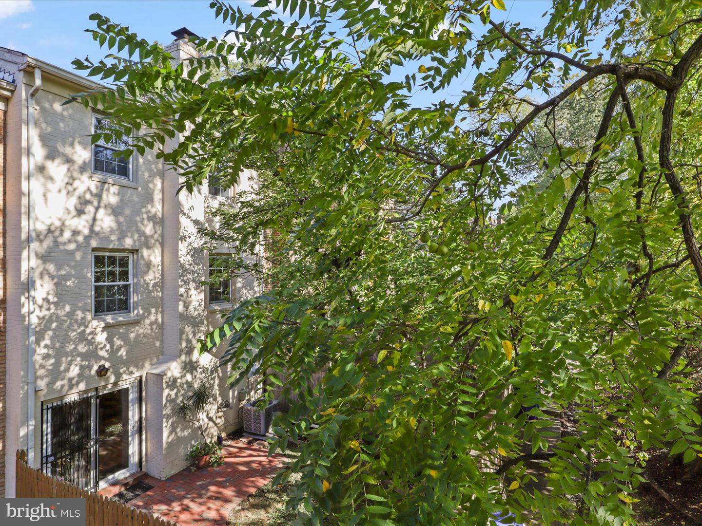 4517 PINECREST HEIGHTS DR, ANNANDALE, Virginia 22003, 3 Bedrooms Bedrooms, ,2 BathroomsBathrooms,Residential,For sale,4517 PINECREST HEIGHTS DR,VAFX2273806 MLS # VAFX2273806