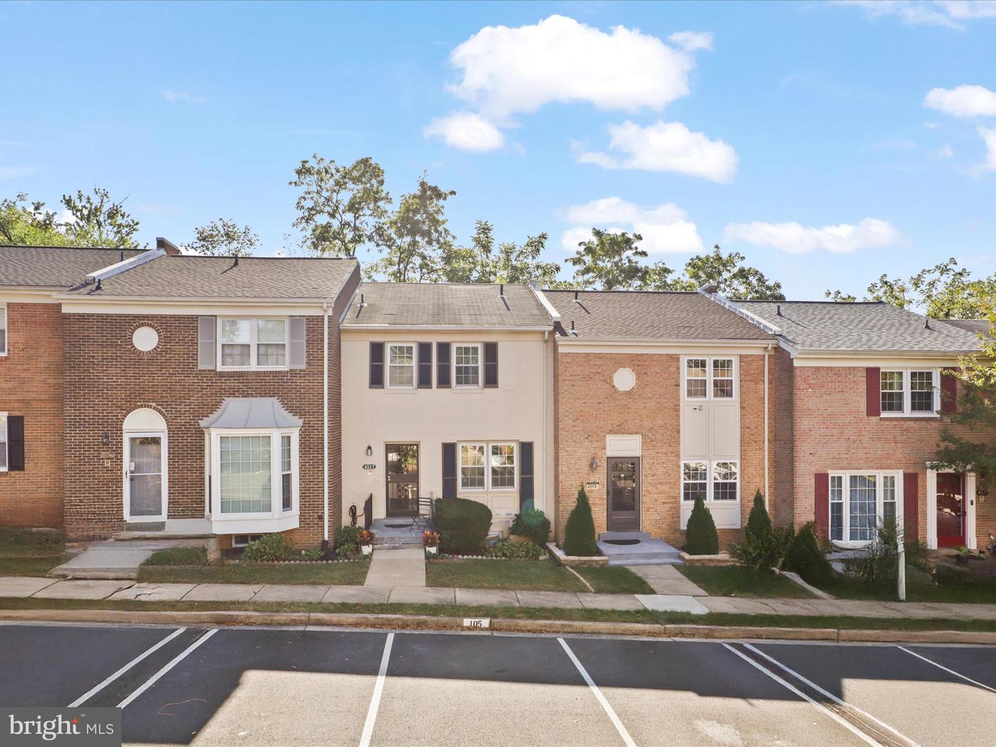 4517 PINECREST HEIGHTS DR, ANNANDALE, Virginia 22003, 3 Bedrooms Bedrooms, ,2 BathroomsBathrooms,Residential,For sale,4517 PINECREST HEIGHTS DR,VAFX2273806 MLS # VAFX2273806