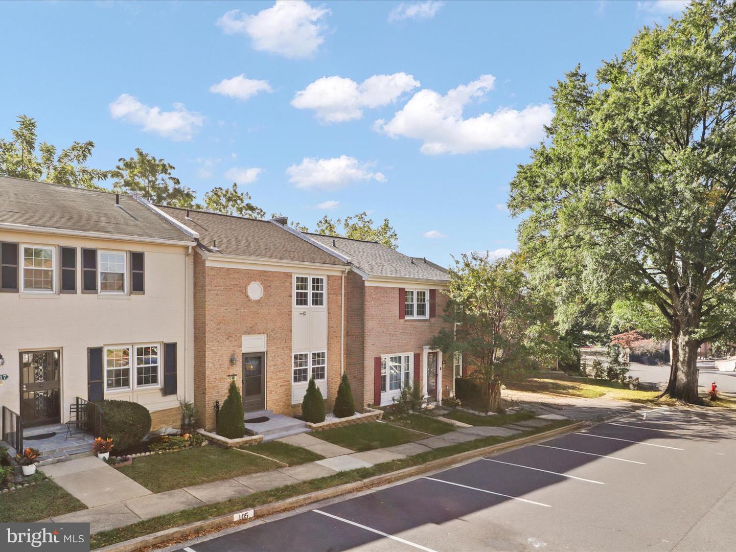 4517 PINECREST HEIGHTS DR, ANNANDALE, Virginia 22003, 3 Bedrooms Bedrooms, ,2 BathroomsBathrooms,Residential,For sale,4517 PINECREST HEIGHTS DR,VAFX2273806 MLS # VAFX2273806