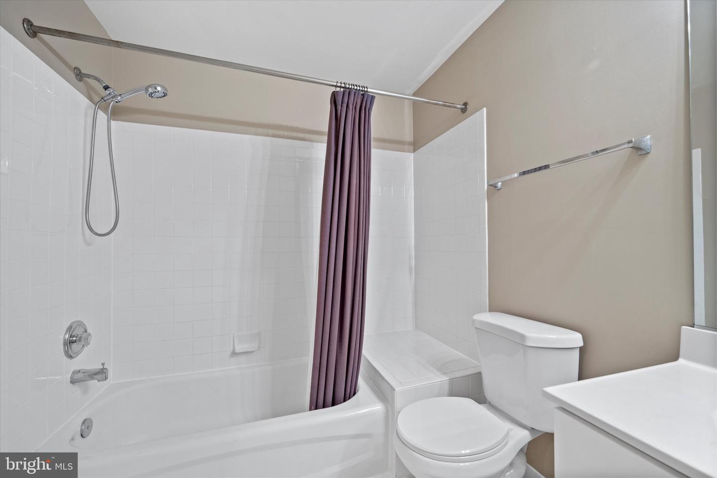 44092 NATALIE TER #302, ASHBURN, Virginia 20147, 3 Bedrooms Bedrooms, ,2 BathroomsBathrooms,Residential,For sale,44092 NATALIE TER #302,VALO2108648 MLS # VALO2108648