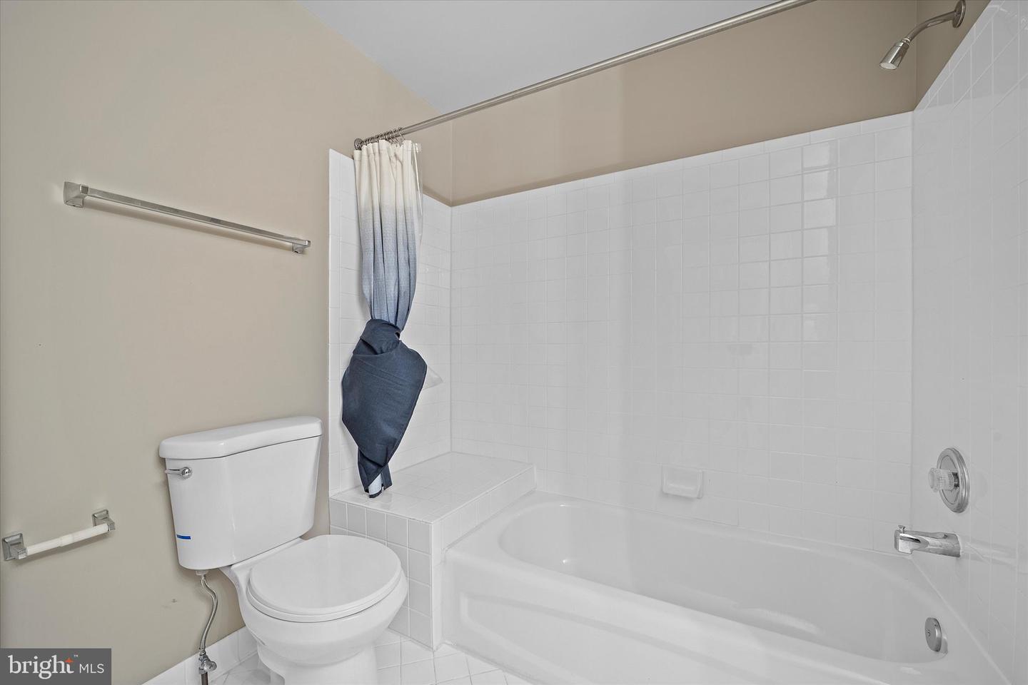 44092 NATALIE TER #302, ASHBURN, Virginia 20147, 3 Bedrooms Bedrooms, ,2 BathroomsBathrooms,Residential,For sale,44092 NATALIE TER #302,VALO2108648 MLS # VALO2108648