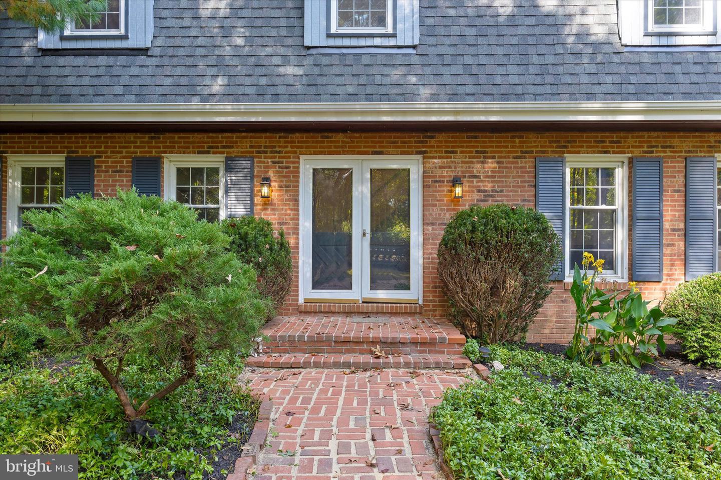 7917 MANOR HOUSE DR, FAIRFAX STATION, Virginia 22039, 5 Bedrooms Bedrooms, ,3 BathroomsBathrooms,Residential,For sale,7917 MANOR HOUSE DR,VAFX2273908 MLS # VAFX2273908