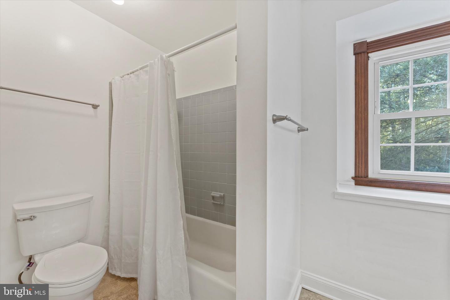7917 MANOR HOUSE DR, FAIRFAX STATION, Virginia 22039, 5 Bedrooms Bedrooms, ,3 BathroomsBathrooms,Residential,For sale,7917 MANOR HOUSE DR,VAFX2273908 MLS # VAFX2273908