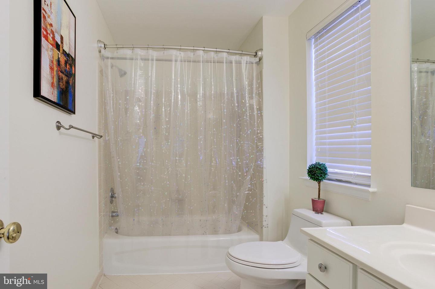 20432 COOL FERN SQ, ASHBURN, Virginia 20147, 2 Bedrooms Bedrooms, ,2 BathroomsBathrooms,Residential,For sale,20432 COOL FERN SQ,VALO2108732 MLS # VALO2108732