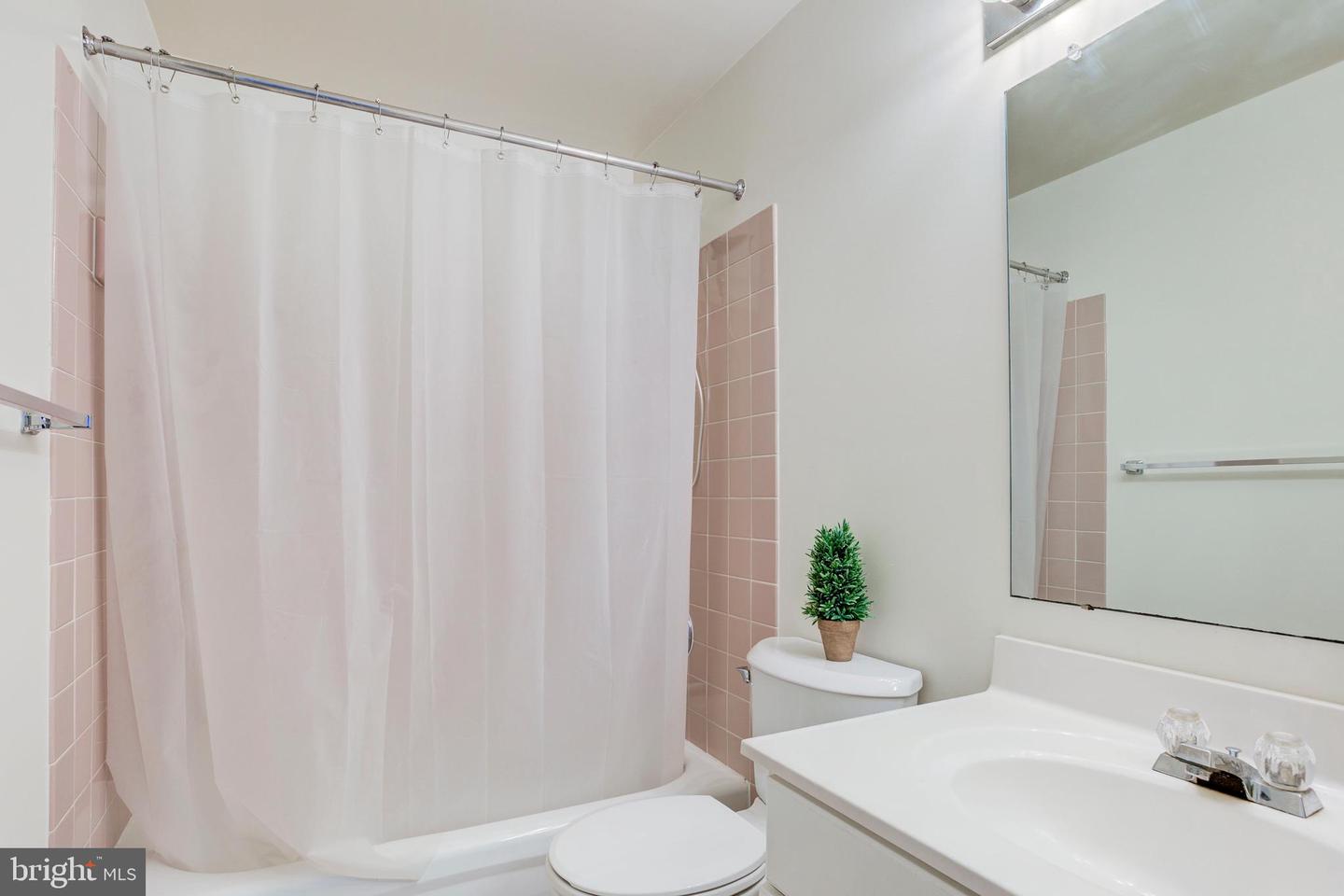 20432 COOL FERN SQ, ASHBURN, Virginia 20147, 2 Bedrooms Bedrooms, ,2 BathroomsBathrooms,Residential,For sale,20432 COOL FERN SQ,VALO2108732 MLS # VALO2108732