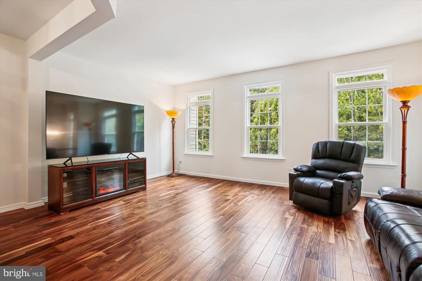 3335 BEECHCLIFF DR, ALEXANDRIA, Virginia 22306, 4 Bedrooms Bedrooms, ,3 BathroomsBathrooms,Residential,For sale,3335 BEECHCLIFF DR,VAFX2273994 MLS # VAFX2273994