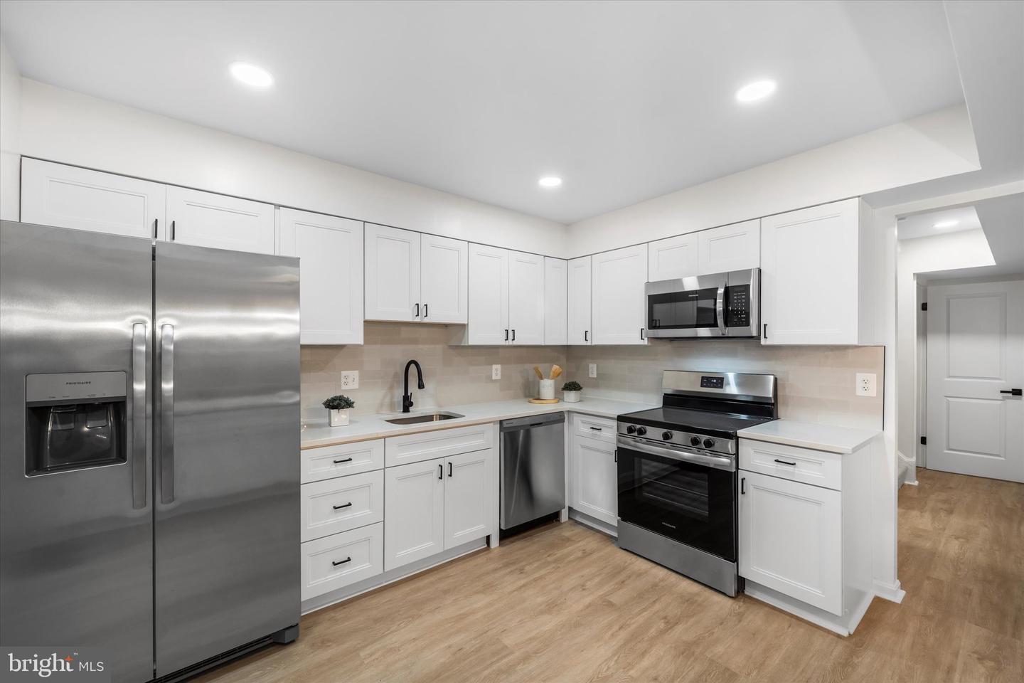 10116 DUNDALK ST, FAIRFAX, Virginia 22032, 4 Bedrooms Bedrooms, ,2 BathroomsBathrooms,Residential,For sale,10116 DUNDALK ST,VAFX2274044 MLS # VAFX2274044