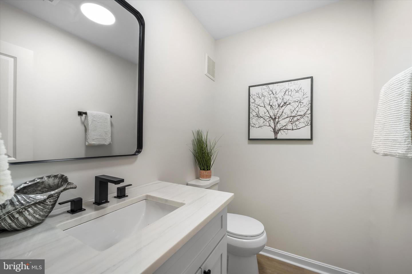 10116 DUNDALK ST, FAIRFAX, Virginia 22032, 4 Bedrooms Bedrooms, ,2 BathroomsBathrooms,Residential,For sale,10116 DUNDALK ST,VAFX2274044 MLS # VAFX2274044