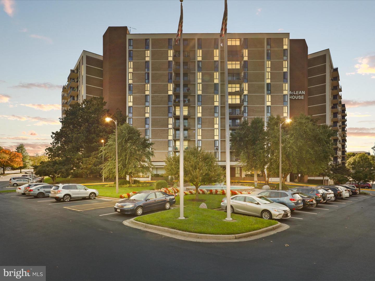 6800 FLEETWOOD RD #420, MCLEAN, Virginia 22101, 3 Bedrooms Bedrooms, ,2 BathroomsBathrooms,Residential,For sale,6800 FLEETWOOD RD #420,VAFX2274058 MLS # VAFX2274058