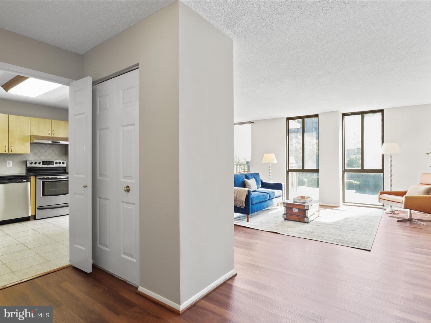 6800 FLEETWOOD RD #420, MCLEAN, Virginia 22101, 3 Bedrooms Bedrooms, ,2 BathroomsBathrooms,Residential,For sale,6800 FLEETWOOD RD #420,VAFX2274058 MLS # VAFX2274058