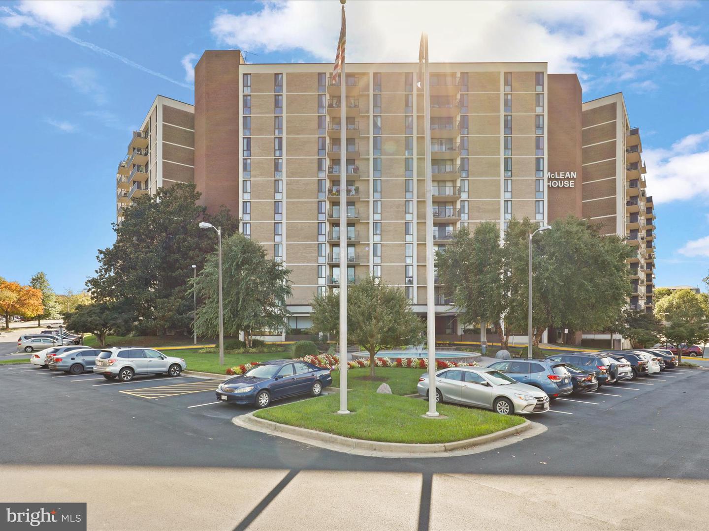 6800 FLEETWOOD RD #420, MCLEAN, Virginia 22101, 3 Bedrooms Bedrooms, ,2 BathroomsBathrooms,Residential,For sale,6800 FLEETWOOD RD #420,VAFX2274058 MLS # VAFX2274058