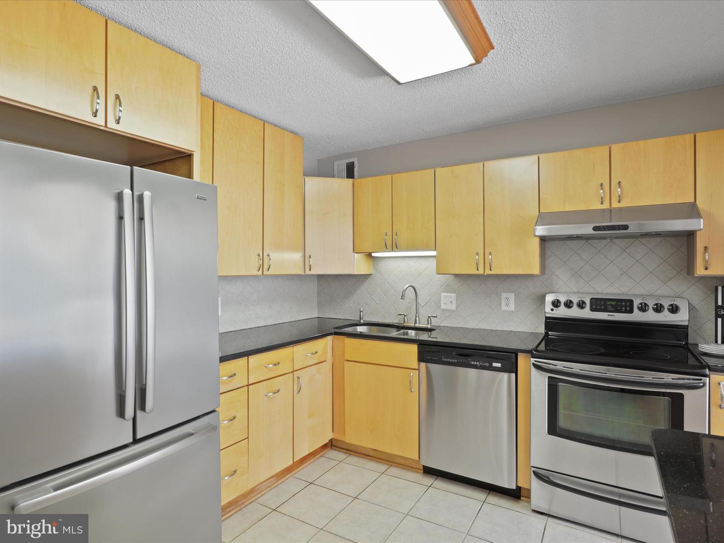 6800 FLEETWOOD RD #420, MCLEAN, Virginia 22101, 3 Bedrooms Bedrooms, ,2 BathroomsBathrooms,Residential,For sale,6800 FLEETWOOD RD #420,VAFX2274058 MLS # VAFX2274058