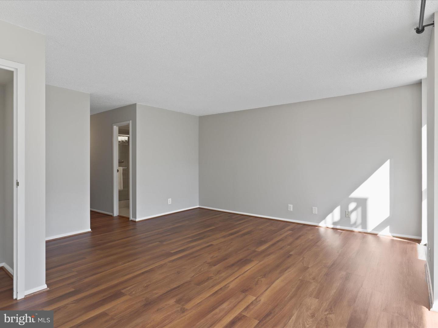 6800 FLEETWOOD RD #420, MCLEAN, Virginia 22101, 3 Bedrooms Bedrooms, ,2 BathroomsBathrooms,Residential,For sale,6800 FLEETWOOD RD #420,VAFX2274058 MLS # VAFX2274058