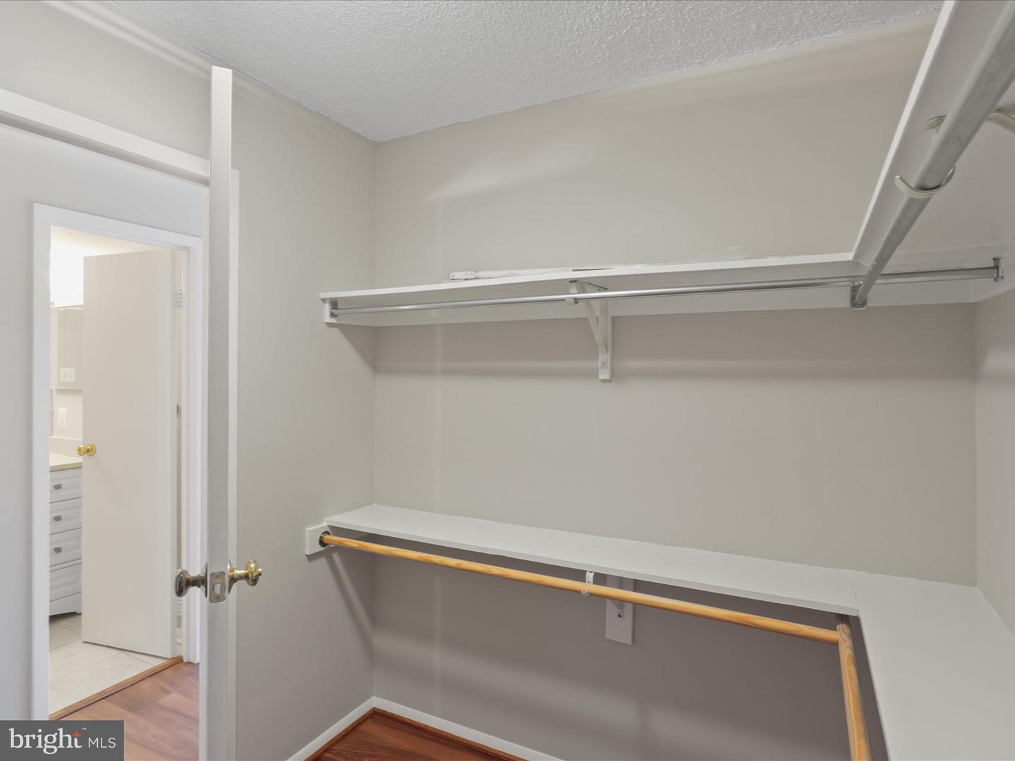 6800 FLEETWOOD RD #420, MCLEAN, Virginia 22101, 3 Bedrooms Bedrooms, ,2 BathroomsBathrooms,Residential,For sale,6800 FLEETWOOD RD #420,VAFX2274058 MLS # VAFX2274058