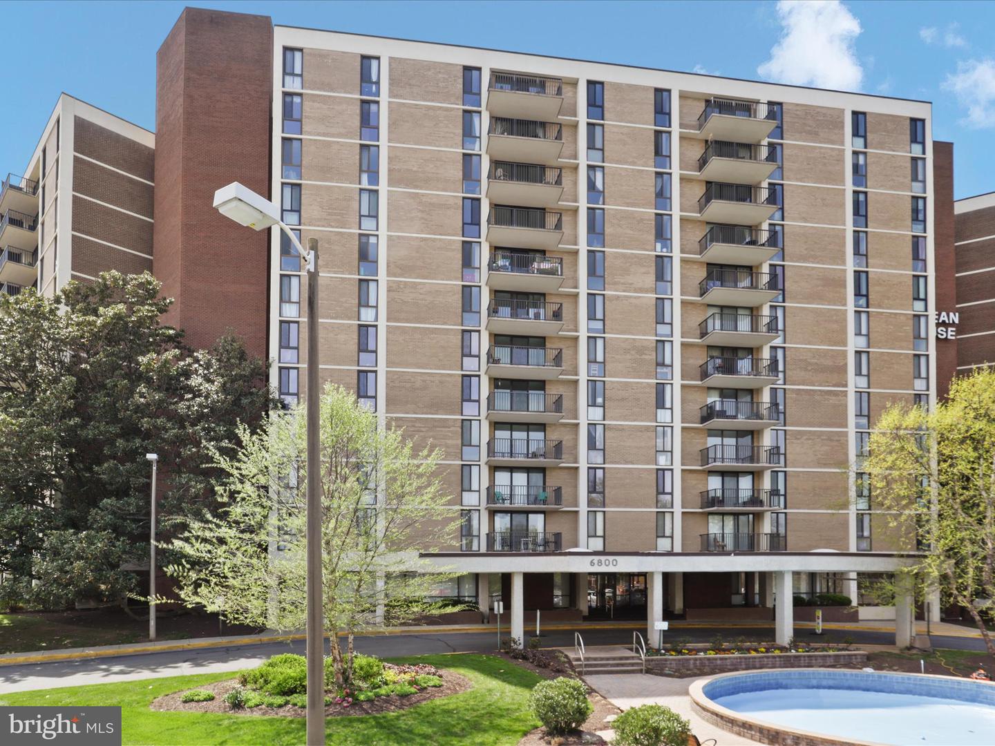 6800 FLEETWOOD RD #420, MCLEAN, Virginia 22101, 3 Bedrooms Bedrooms, ,2 BathroomsBathrooms,Residential,For sale,6800 FLEETWOOD RD #420,VAFX2274058 MLS # VAFX2274058