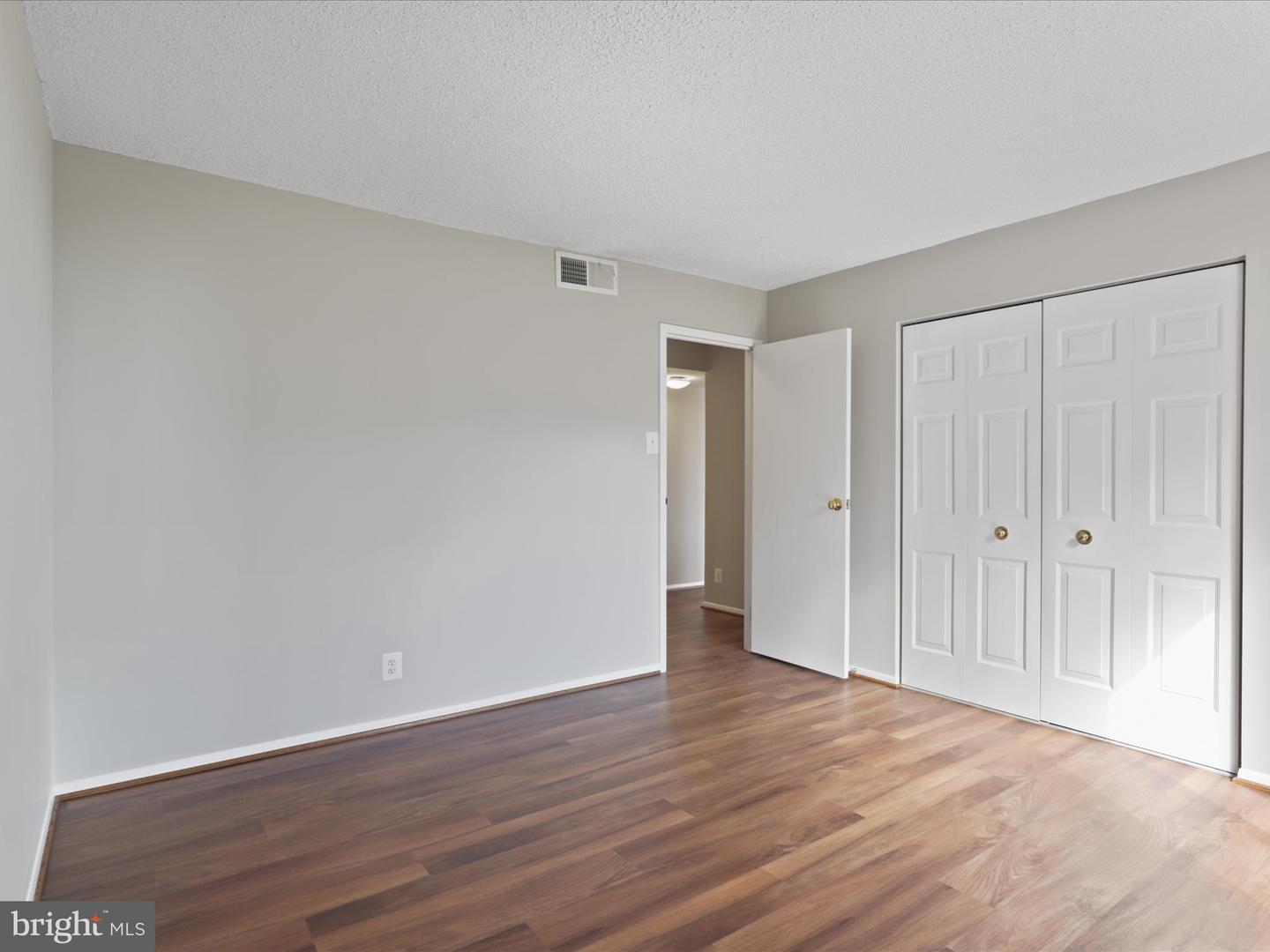 6800 FLEETWOOD RD #420, MCLEAN, Virginia 22101, 3 Bedrooms Bedrooms, ,2 BathroomsBathrooms,Residential,For sale,6800 FLEETWOOD RD #420,VAFX2274058 MLS # VAFX2274058