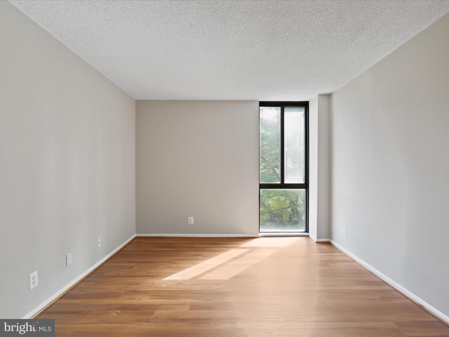 6800 FLEETWOOD RD #420, MCLEAN, Virginia 22101, 3 Bedrooms Bedrooms, ,2 BathroomsBathrooms,Residential,For sale,6800 FLEETWOOD RD #420,VAFX2274058 MLS # VAFX2274058