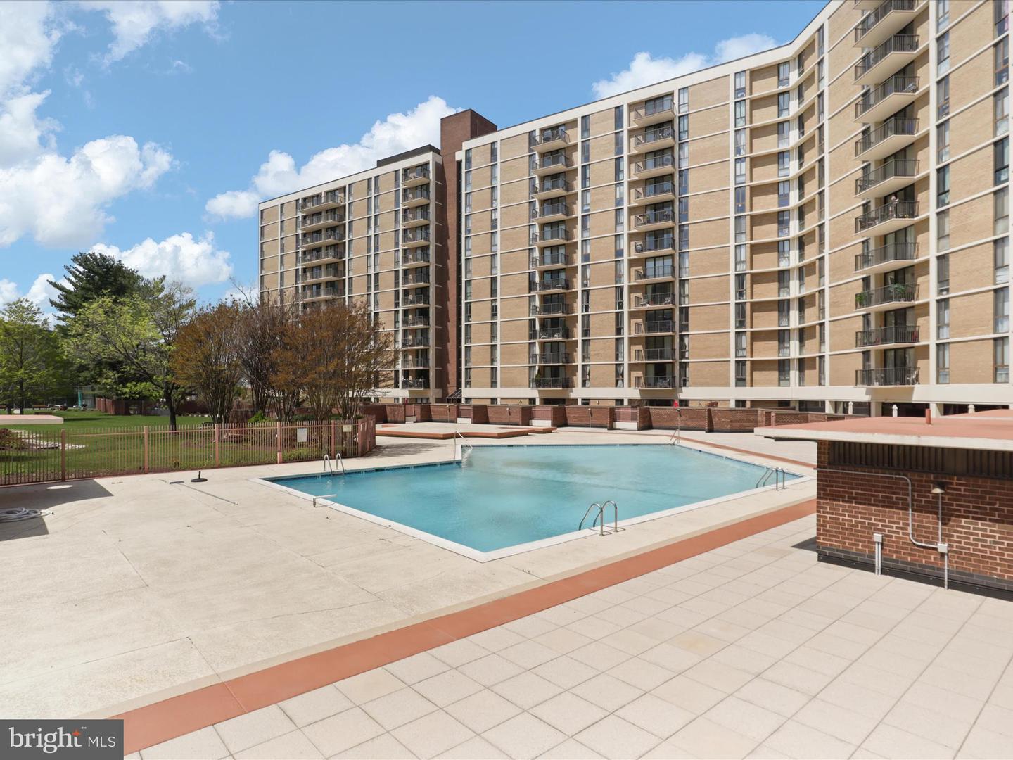 6800 FLEETWOOD RD #420, MCLEAN, Virginia 22101, 3 Bedrooms Bedrooms, ,2 BathroomsBathrooms,Residential,For sale,6800 FLEETWOOD RD #420,VAFX2274058 MLS # VAFX2274058