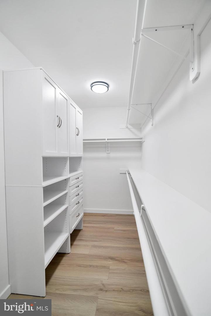 6101 EDSALL RD #602, ALEXANDRIA, Virginia 22304, 2 Bedrooms Bedrooms, ,2 BathroomsBathrooms,Residential,For sale,6101 EDSALL RD #602,VAAX2050756 MLS # VAAX2050756