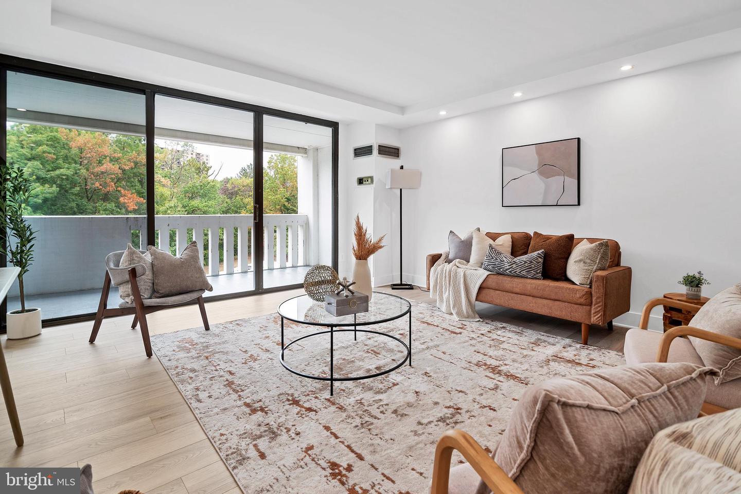 6101 EDSALL RD #602, ALEXANDRIA, Virginia 22304, 2 Bedrooms Bedrooms, ,2 BathroomsBathrooms,Residential,For sale,6101 EDSALL RD #602,VAAX2050756 MLS # VAAX2050756