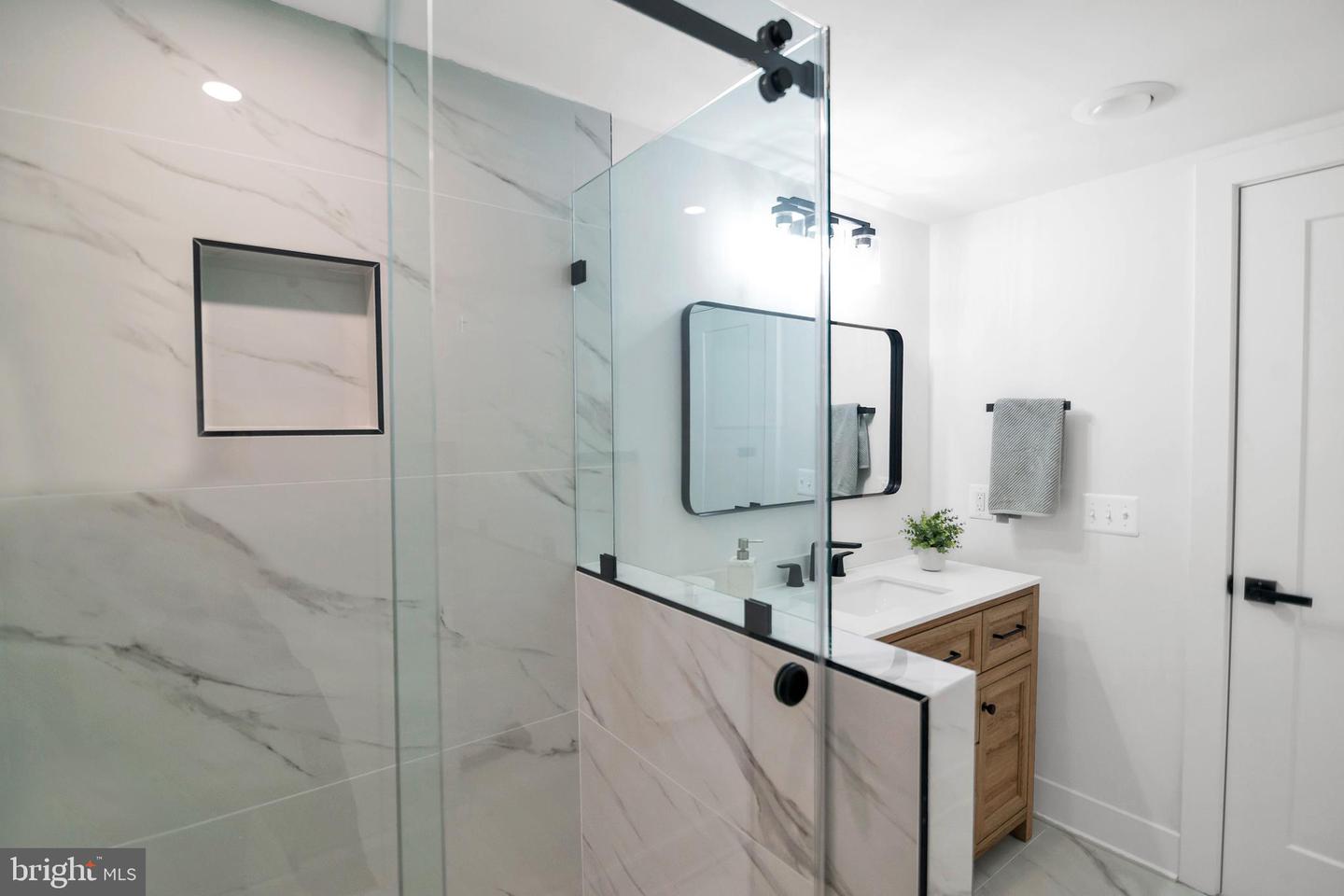 6101 EDSALL RD #602, ALEXANDRIA, Virginia 22304, 2 Bedrooms Bedrooms, ,2 BathroomsBathrooms,Residential,For sale,6101 EDSALL RD #602,VAAX2050756 MLS # VAAX2050756