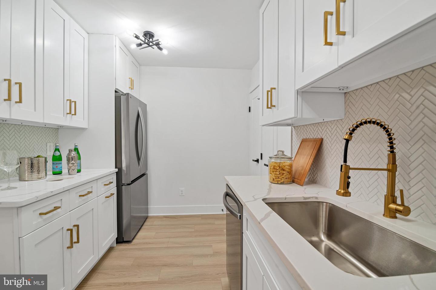 6101 EDSALL RD #602, ALEXANDRIA, Virginia 22304, 2 Bedrooms Bedrooms, ,2 BathroomsBathrooms,Residential,For sale,6101 EDSALL RD #602,VAAX2050756 MLS # VAAX2050756