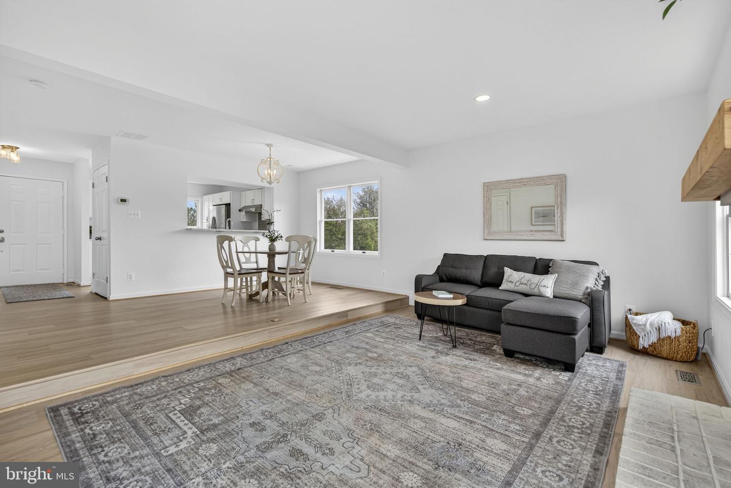 10637 CREST HILL RD, MARSHALL, Virginia 20115, 3 Bedrooms Bedrooms, ,2 BathroomsBathrooms,Residential,For sale,10637 CREST HILL RD,VAFQ2019362 MLS # VAFQ2019362