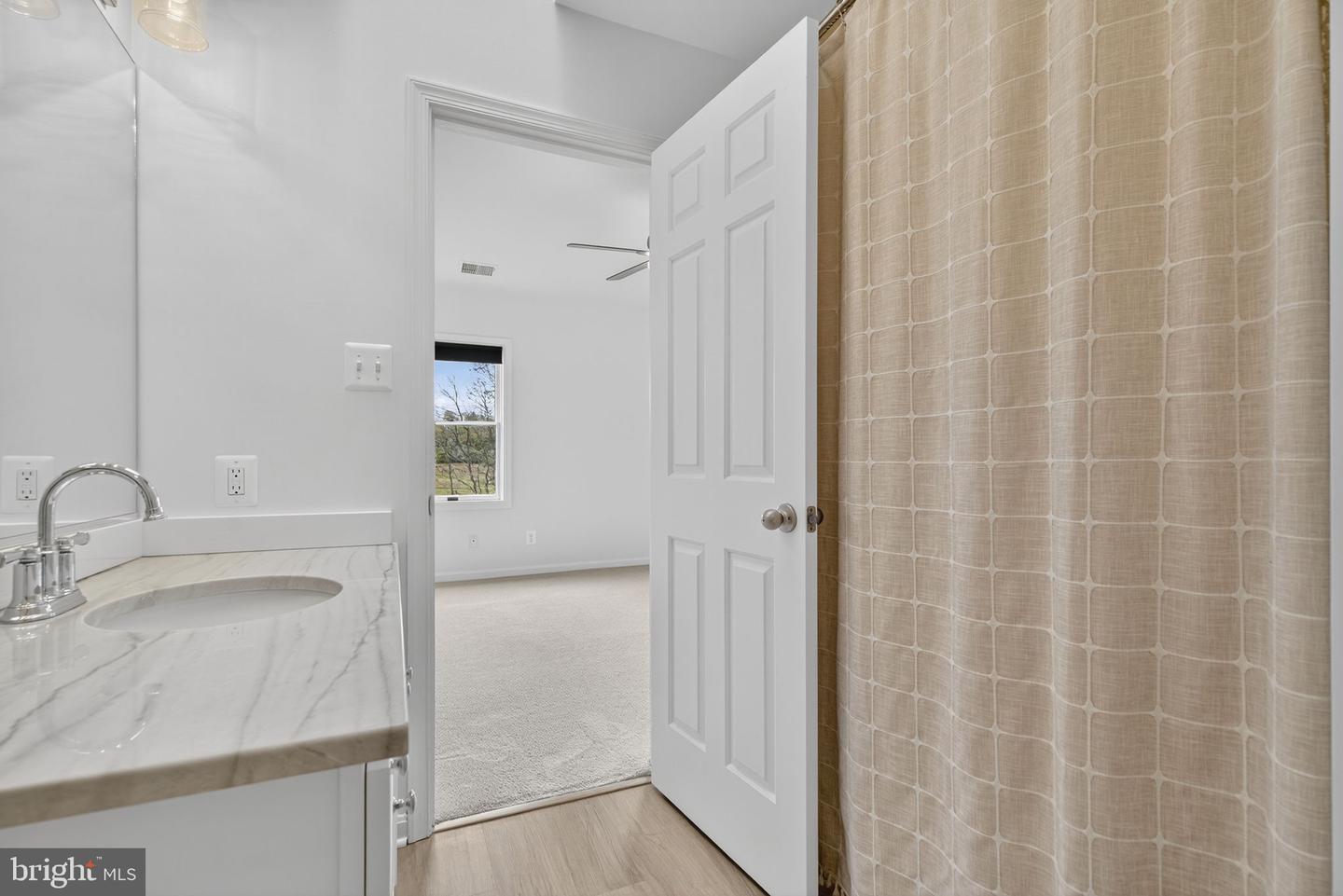 10637 CREST HILL RD, MARSHALL, Virginia 20115, 3 Bedrooms Bedrooms, ,2 BathroomsBathrooms,Residential,For sale,10637 CREST HILL RD,VAFQ2019362 MLS # VAFQ2019362