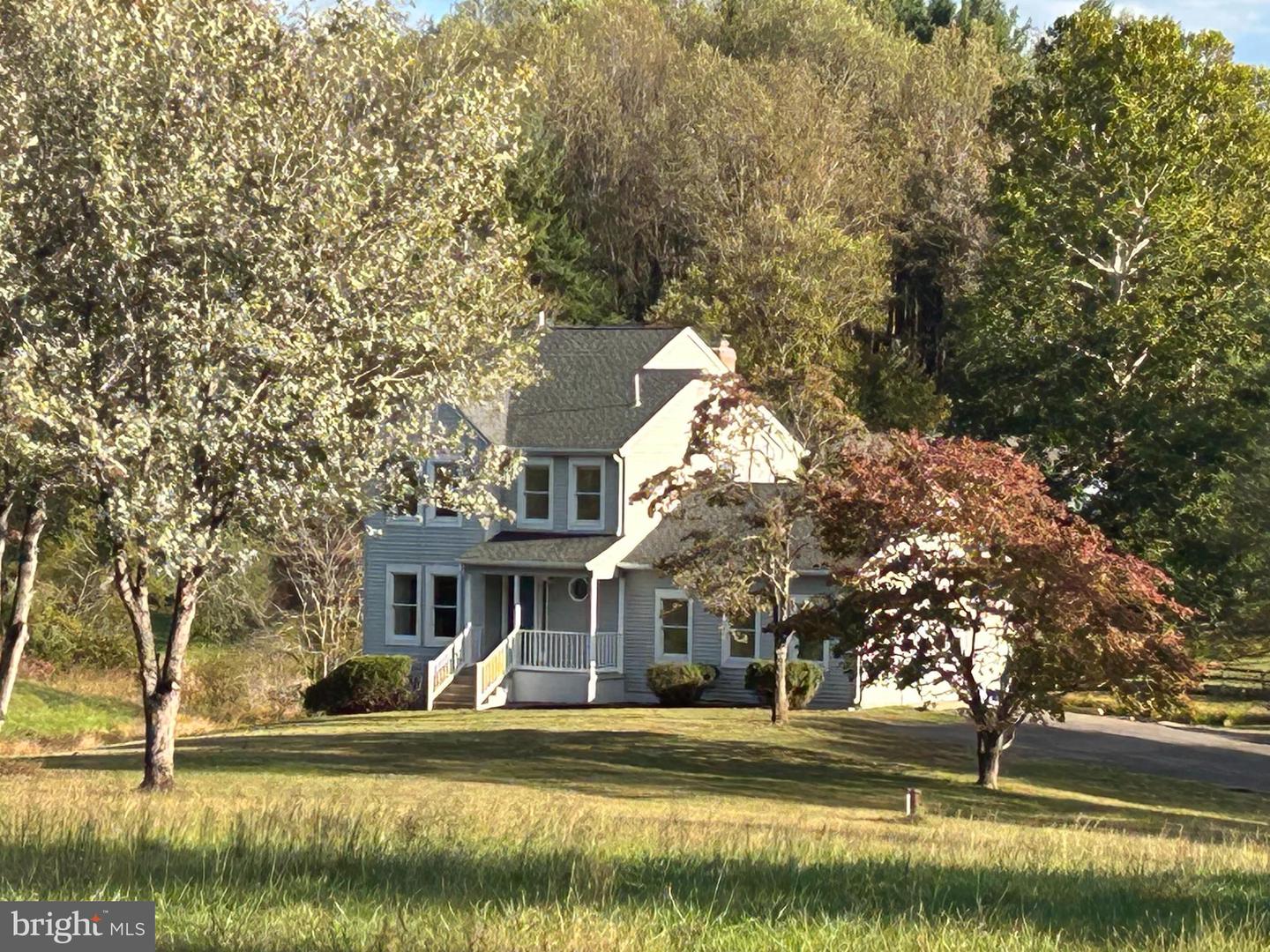 10637 CREST HILL RD, MARSHALL, Virginia 20115, 3 Bedrooms Bedrooms, ,2 BathroomsBathrooms,Residential,For sale,10637 CREST HILL RD,VAFQ2019362 MLS # VAFQ2019362