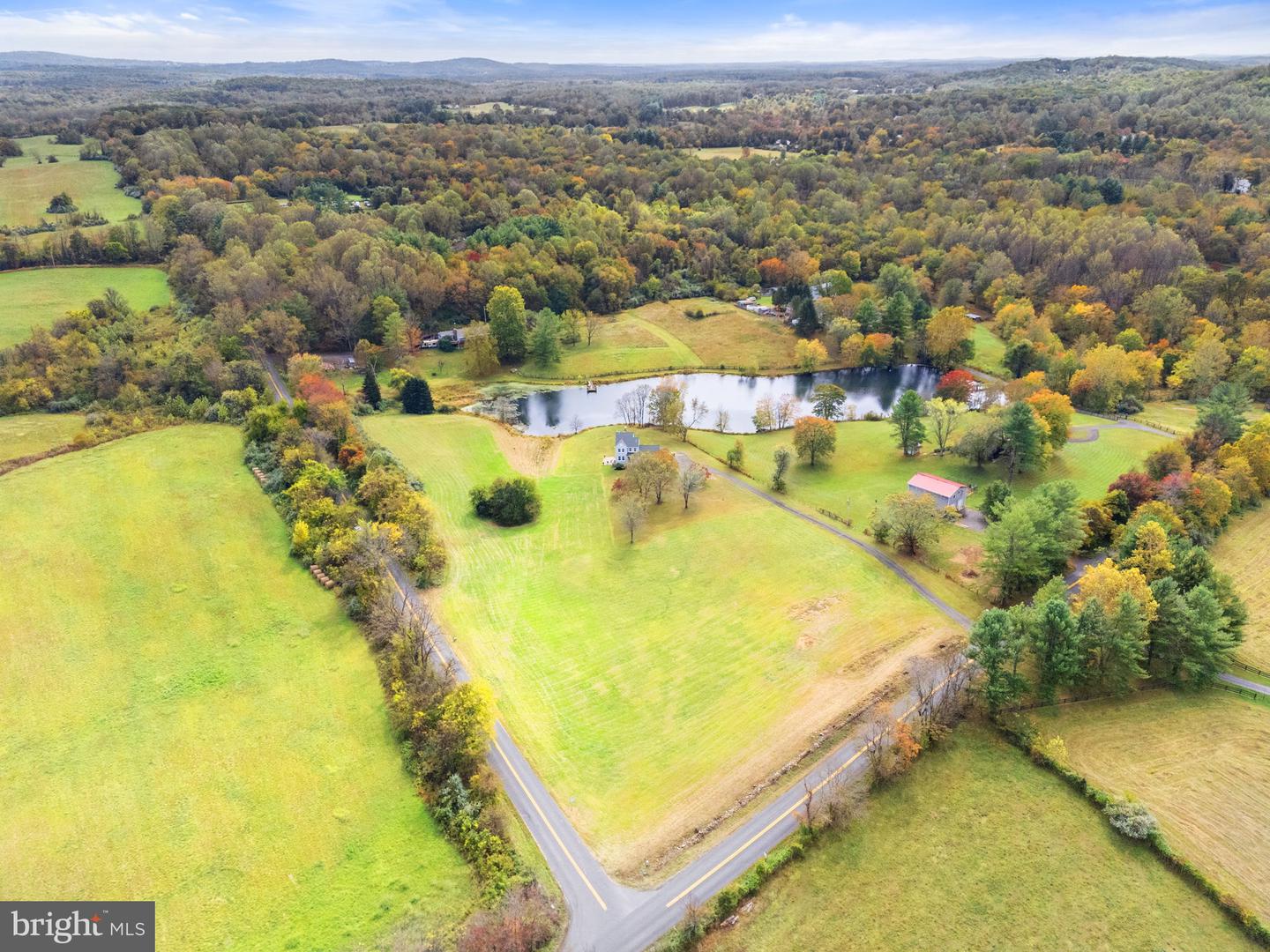 10637 CREST HILL RD, MARSHALL, Virginia 20115, 3 Bedrooms Bedrooms, ,2 BathroomsBathrooms,Residential,For sale,10637 CREST HILL RD,VAFQ2019362 MLS # VAFQ2019362