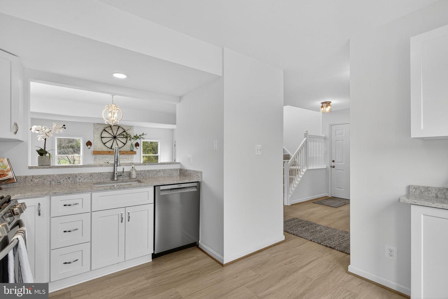 10637 CREST HILL RD, MARSHALL, Virginia 20115, 3 Bedrooms Bedrooms, ,2 BathroomsBathrooms,Residential,For sale,10637 CREST HILL RD,VAFQ2019362 MLS # VAFQ2019362