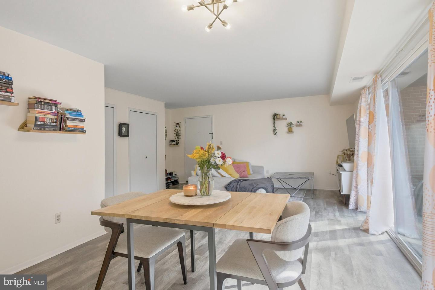 3230 S 28TH ST #401, ALEXANDRIA, Virginia 22302, 1 Bedroom Bedrooms, ,1 BathroomBathrooms,Residential,For sale,3230 S 28TH ST #401,VAAX2050854 MLS # VAAX2050854