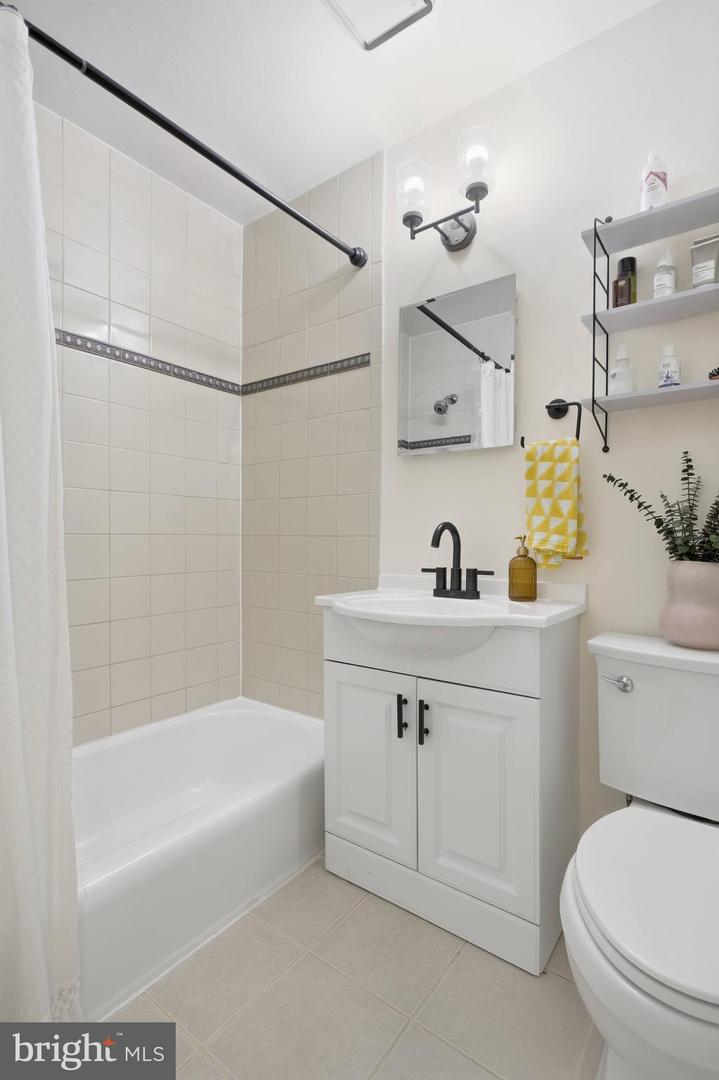 3230 S 28TH ST #401, ALEXANDRIA, Virginia 22302, 1 Bedroom Bedrooms, ,1 BathroomBathrooms,Residential,For sale,3230 S 28TH ST #401,VAAX2050854 MLS # VAAX2050854