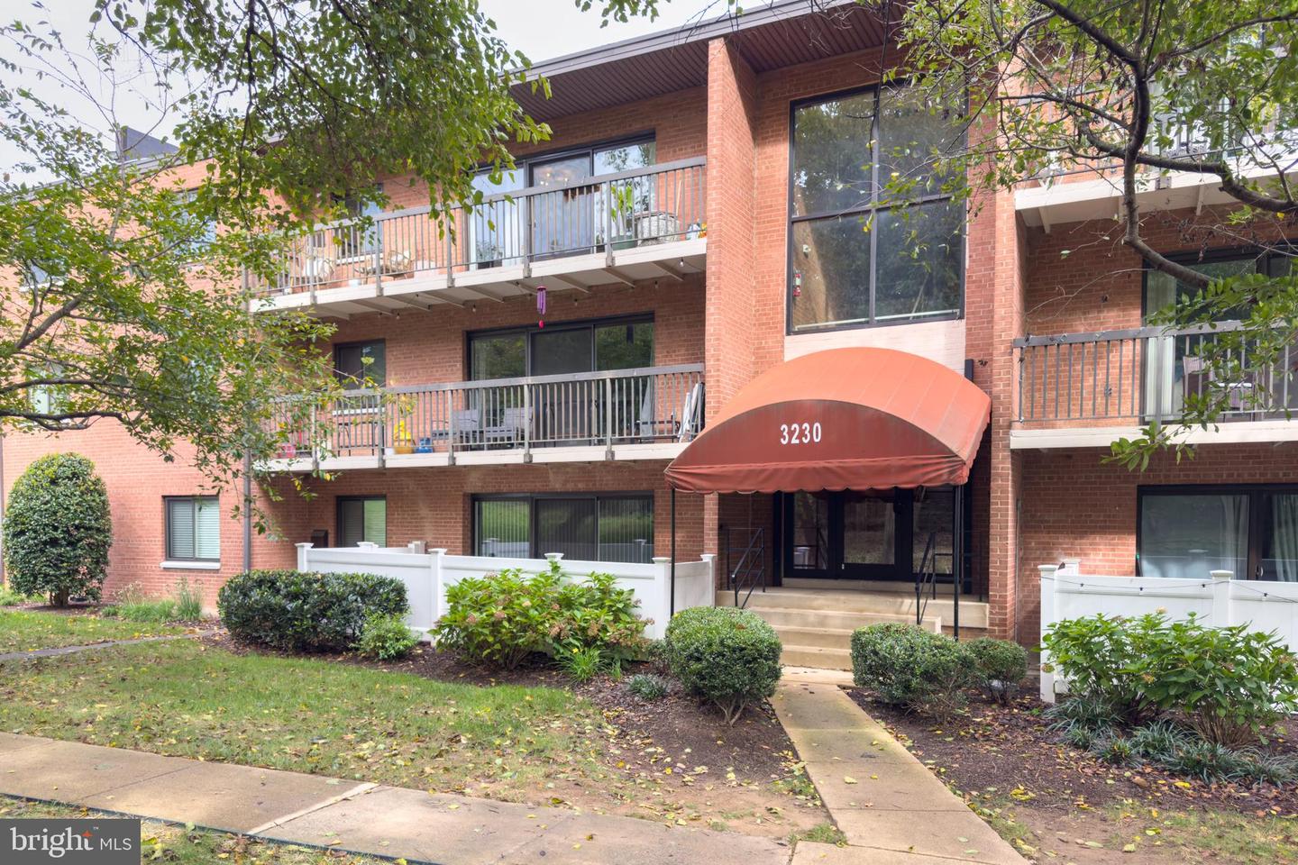 3230 S 28TH ST #401, ALEXANDRIA, Virginia 22302, 1 Bedroom Bedrooms, ,1 BathroomBathrooms,Residential,For sale,3230 S 28TH ST #401,VAAX2050854 MLS # VAAX2050854