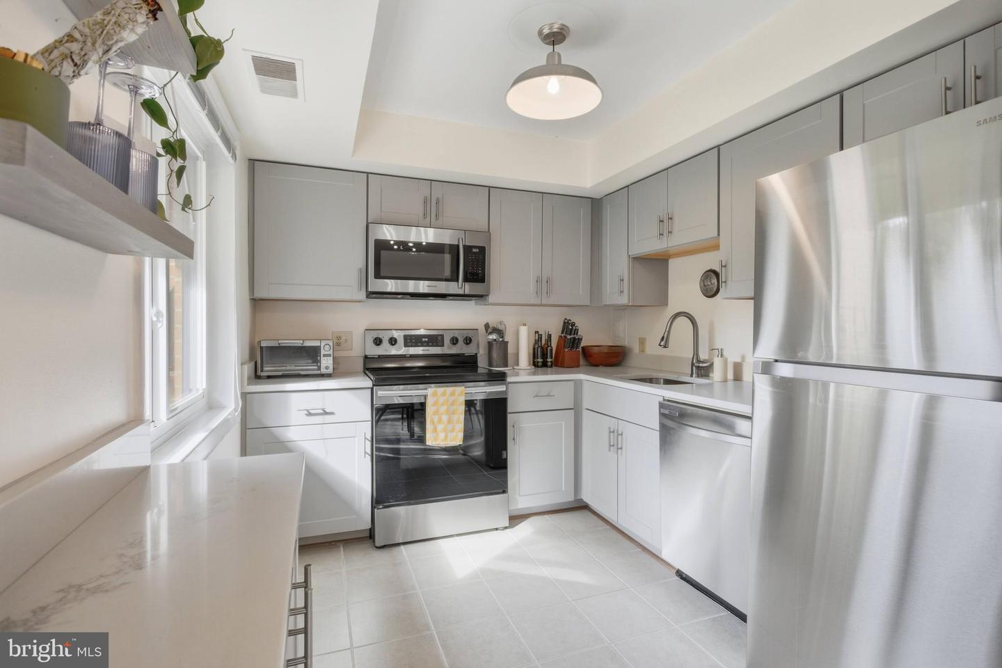 3230 S 28TH ST #401, ALEXANDRIA, Virginia 22302, 1 Bedroom Bedrooms, ,1 BathroomBathrooms,Residential,For sale,3230 S 28TH ST #401,VAAX2050854 MLS # VAAX2050854