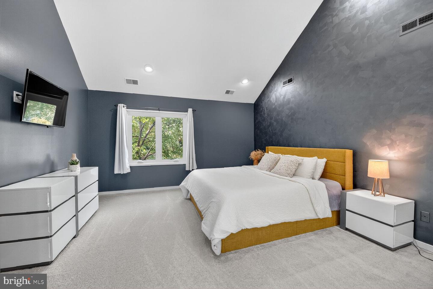2031 BEACON PL, RESTON, Virginia 20191, 4 Bedrooms Bedrooms, ,3 BathroomsBathrooms,Residential,For sale,2031 BEACON PL,VAFX2274190 MLS # VAFX2274190