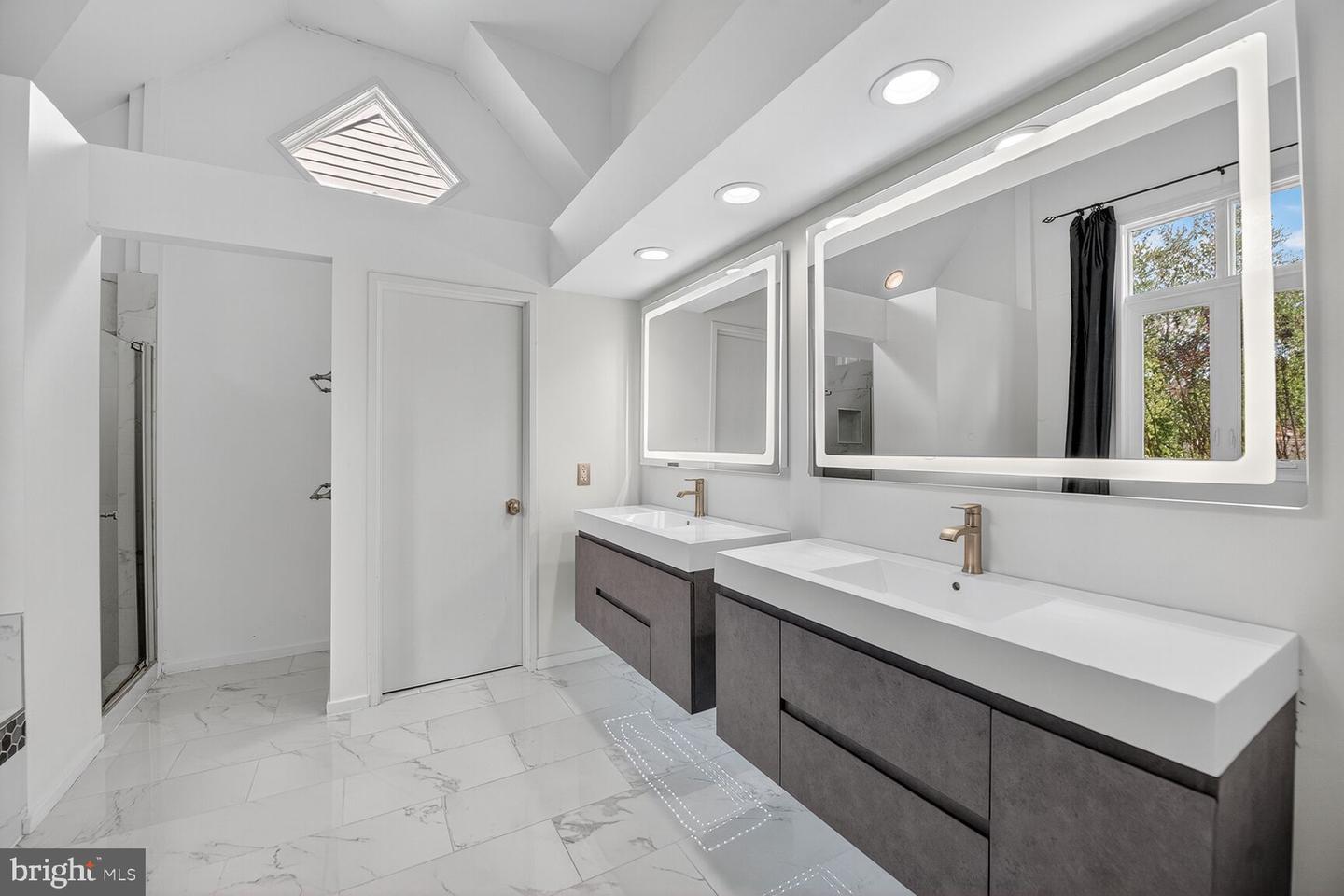 2031 BEACON PL, RESTON, Virginia 20191, 4 Bedrooms Bedrooms, ,3 BathroomsBathrooms,Residential,For sale,2031 BEACON PL,VAFX2274190 MLS # VAFX2274190