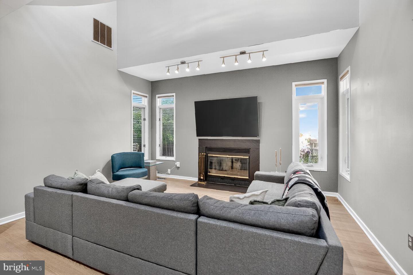 2031 BEACON PL, RESTON, Virginia 20191, 4 Bedrooms Bedrooms, ,3 BathroomsBathrooms,Residential,For sale,2031 BEACON PL,VAFX2274190 MLS # VAFX2274190