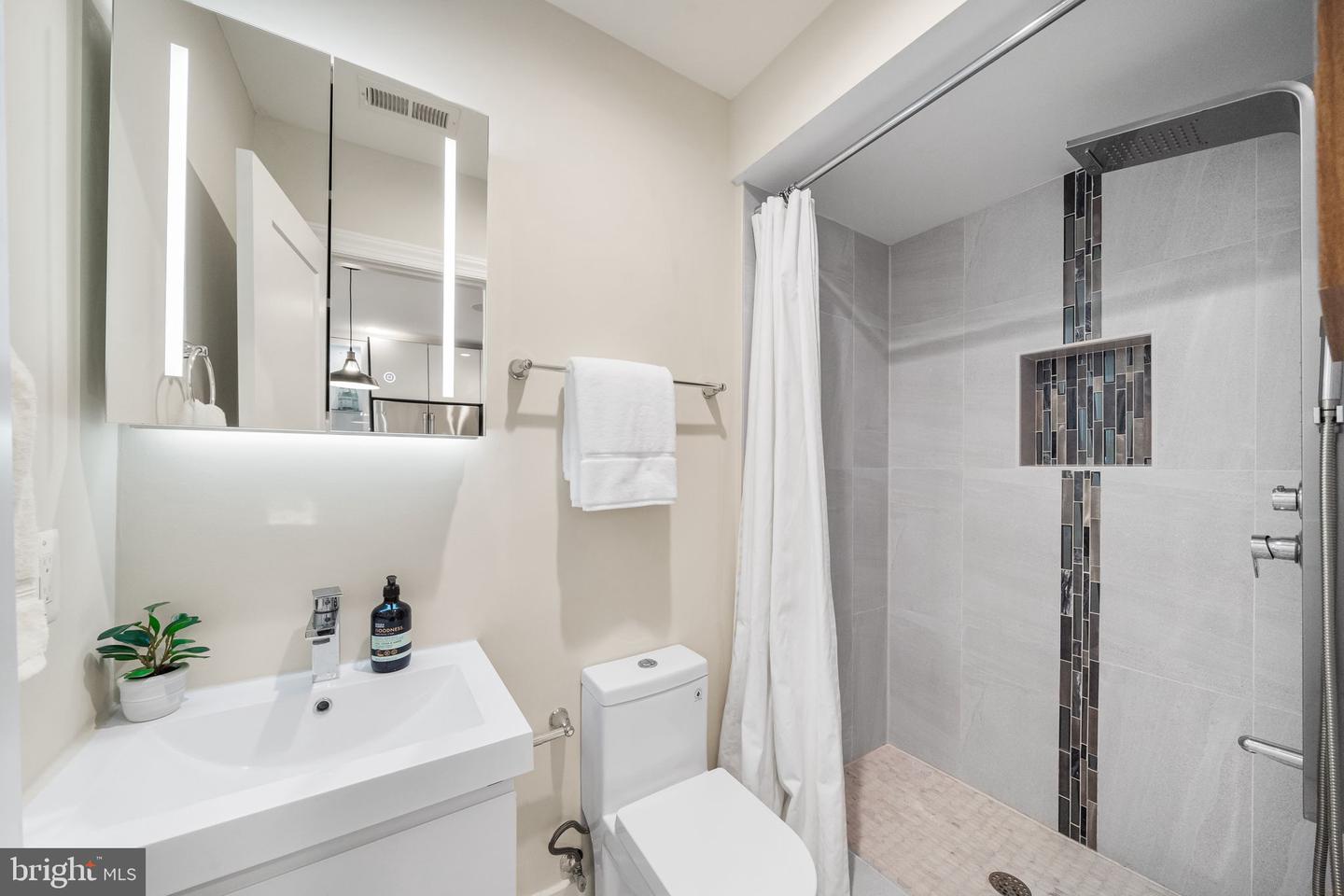 625 PARK RD NW #304, WASHINGTON, District Of Columbia 20010, 2 Bedrooms Bedrooms, ,2 BathroomsBathrooms,Residential,For sale,625 PARK RD NW #304,DCDC2226942 MLS # DCDC2226942