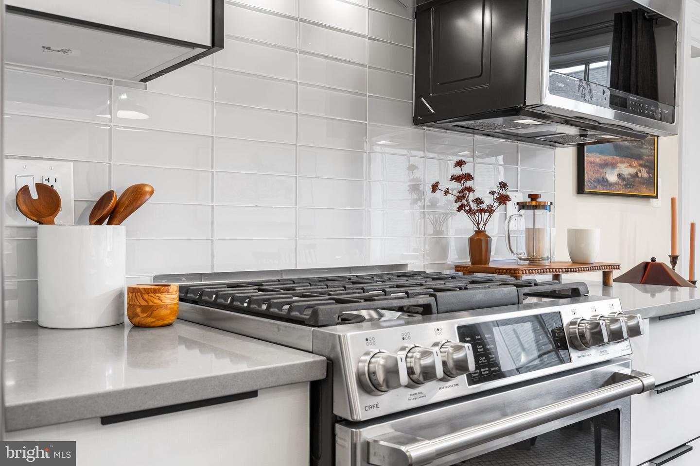 625 PARK RD NW #304, WASHINGTON, District Of Columbia 20010, 2 Bedrooms Bedrooms, ,2 BathroomsBathrooms,Residential,For sale,625 PARK RD NW #304,DCDC2226942 MLS # DCDC2226942
