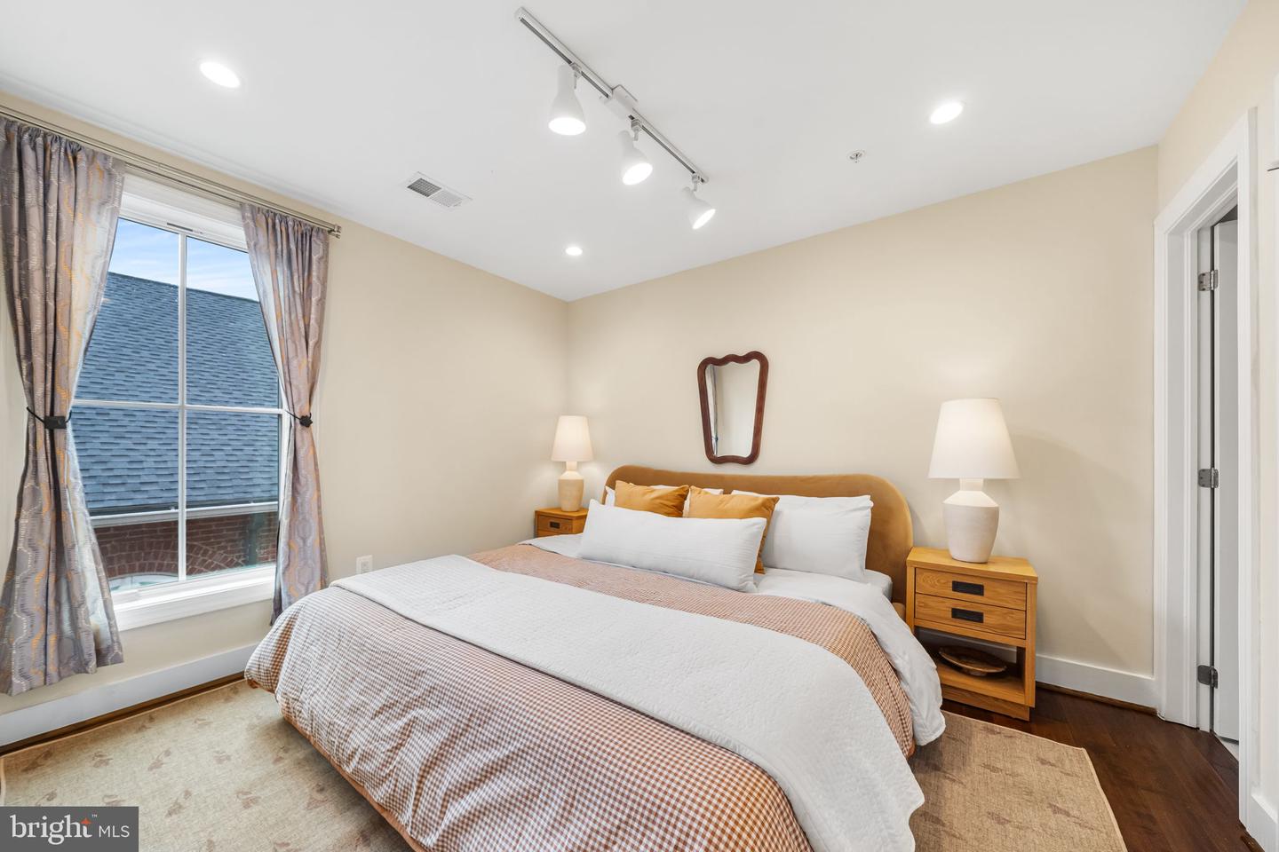 625 PARK RD NW #304, WASHINGTON, District Of Columbia 20010, 2 Bedrooms Bedrooms, ,2 BathroomsBathrooms,Residential,For sale,625 PARK RD NW #304,DCDC2226942 MLS # DCDC2226942