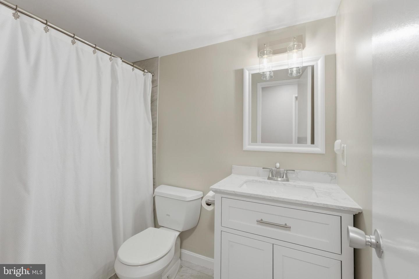 4408 ISLAND PL #202, ANNANDALE, Virginia 22003, 3 Bedrooms Bedrooms, ,2 BathroomsBathrooms,Residential,For sale,4408 ISLAND PL #202,VAFX2274318 MLS # VAFX2274318