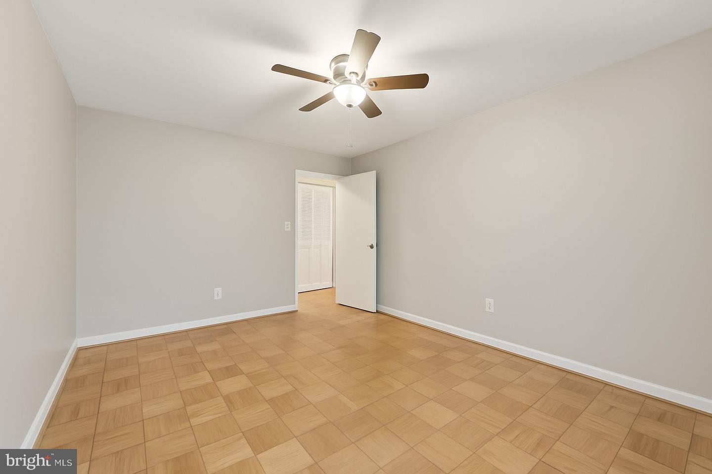 4408 ISLAND PL #202, ANNANDALE, Virginia 22003, 3 Bedrooms Bedrooms, ,2 BathroomsBathrooms,Residential,For sale,4408 ISLAND PL #202,VAFX2274318 MLS # VAFX2274318