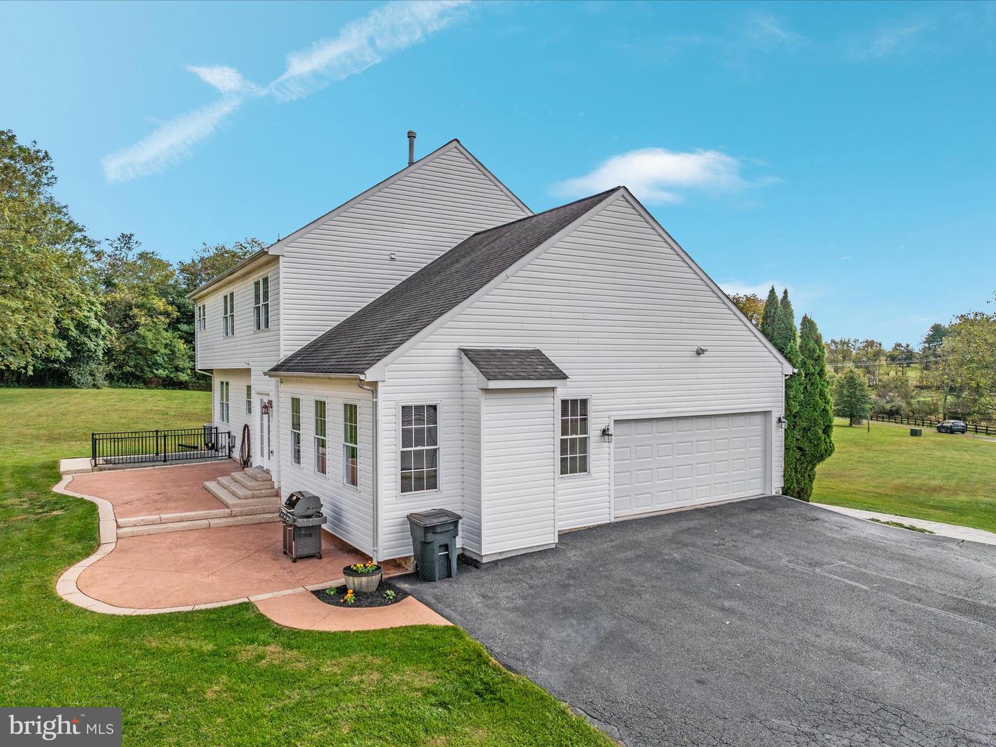 40462 LOVETTSVILLE RD, LOVETTSVILLE, Virginia 20180, 4 Bedrooms Bedrooms, ,2 BathroomsBathrooms,Residential,For sale,40462 LOVETTSVILLE RD,VALO2108908 MLS # VALO2108908