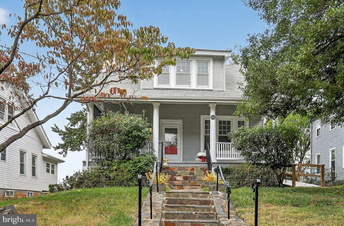 1802 LAWRENCE ST NE, WASHINGTON, District Of Columbia 20018, 3 Bedrooms Bedrooms, 8 Rooms Rooms,2 BathroomsBathrooms,Residential,For sale,1802 LAWRENCE ST NE,DCDC2227114 MLS # DCDC2227114