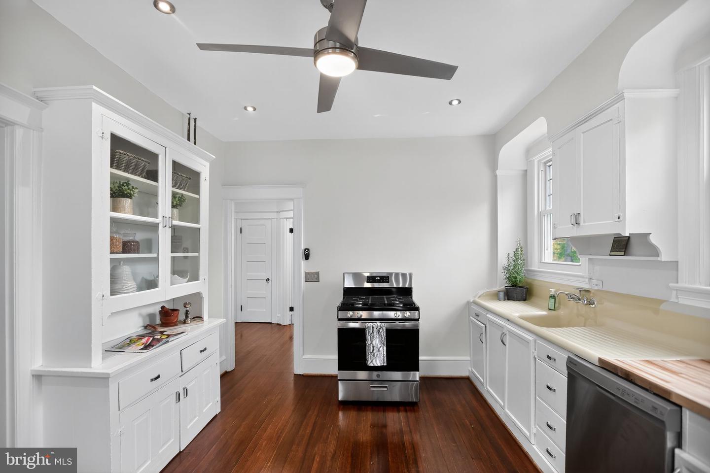 1802 LAWRENCE ST NE, WASHINGTON, District Of Columbia 20018, 3 Bedrooms Bedrooms, 8 Rooms Rooms,2 BathroomsBathrooms,Residential,For sale,1802 LAWRENCE ST NE,DCDC2227114 MLS # DCDC2227114