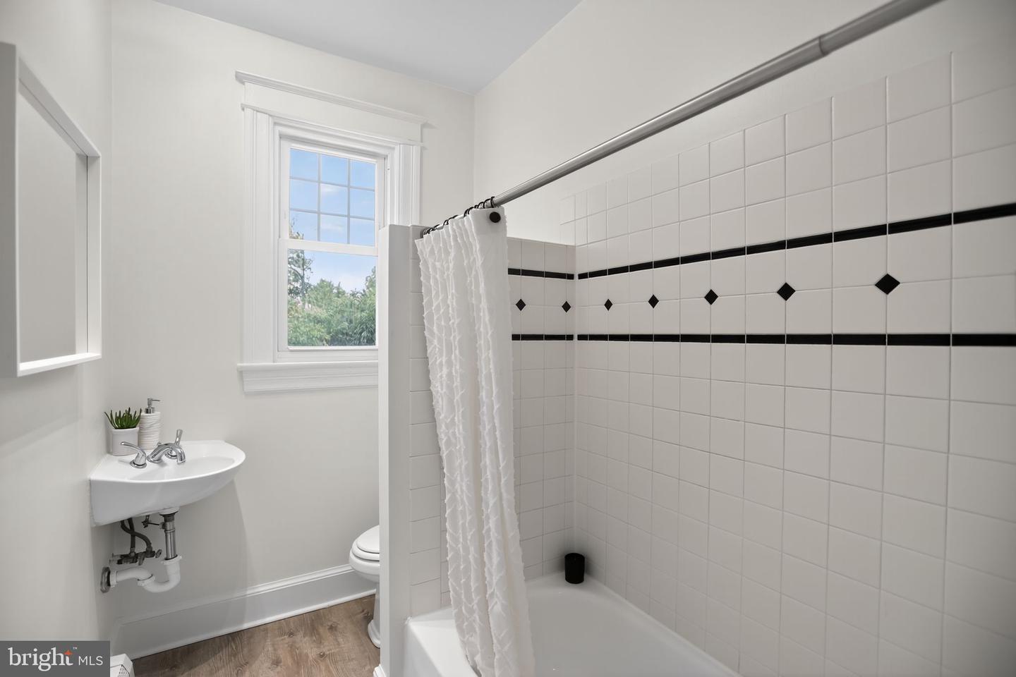 1802 LAWRENCE ST NE, WASHINGTON, District Of Columbia 20018, 3 Bedrooms Bedrooms, 8 Rooms Rooms,2 BathroomsBathrooms,Residential,For sale,1802 LAWRENCE ST NE,DCDC2227114 MLS # DCDC2227114